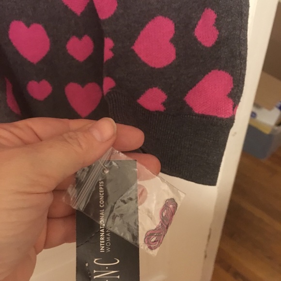 NWT International concepts - Picture 3 of 6